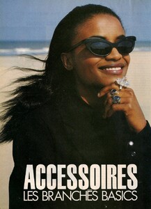 72337280_ELLEFrance1stJuly1991AccessoiresLesBranchesBasicsIanThomas.thumb.jpg.8ac4073ae4baef783eb3d636bdc47154.jpg