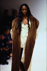 753735932_naomi-campbell(2).thumb.jpg.5998b3bd313fa912bb476ef88bb6a176.jpg