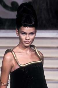 813921271_JeanPaulGaultier1999HauteCouture115.thumb.jpg.6661bd9ee7642e1d1d31fbd6dd4512c5.jpg