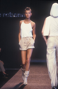 816366740_PacoRabanne1998WomenRTW29.thumb.jpg.4acb8c6fad160305b49b39445bfddf9b.jpg