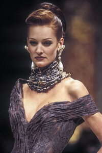 816971460_HanaeMori1993HauteCouture69.thumb.jpg.cabb2e8919b1a7fa98d3bfbbd5d4831c.jpg