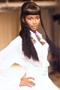 846497329_AzzedineAlaia1992WomenRTW102.thumb.jpg.99fff0438373b8ae3eb20032878ae63a.jpg