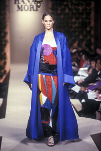 86870040_HanaeMori1999HauteCouture19.thumb.jpg.9bef66e9815302ea553ddaaed5ef6e5d.jpg