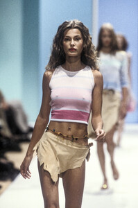 900525445_Balmain2000WomenRTW58.thumb.jpg.b72d2465775d7b2c32a1120d1317392a.jpg