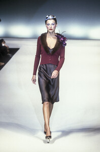 954543064_Blumarine1998WomenRTW64.thumb.jpg.a6381b16ec1f136d74341a27ba8750ff.jpg