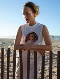 Amber-Valletta-35.jpeg