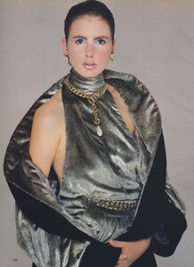 Avedon_US_Vogue_December_1984_03.thumb.jpg.63295eb84fcff45f0fa6be35fbb92141.jpg