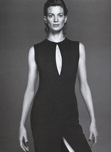 Avedon_Versace_Fall_Winter_1997_98_04.thumb.jpg.2ef806ab4073d39ea75389d533802170.jpg