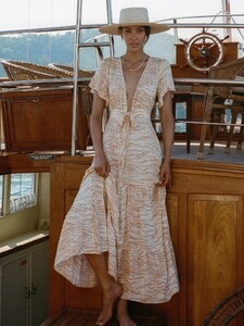 BROOKLYN-TF-MAXI-2_2000x_4a3fb6e0-8271-4a3f-9565-3d5d0252b7d7.jpg