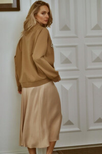 Bluza-Guilty-camel-i-spodnica-Satin-bez-2.jpg