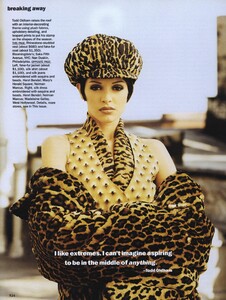 Breaking_Vadukul_US_Vogue_September_1992_07.thumb.jpg.0b86646b00dab36749527daaa62ce7ba.jpg