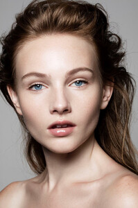 CAROLINE_HAHN001.jpg