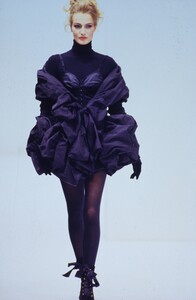 DOLCE-GABBANA-FALL-1991-1.thumb.jpg.49380eb3399c609e4fb3d8cc92c05f6b.jpg