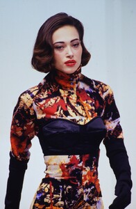 DOLCE-GABBANA-FALL-1991-15.thumb.jpg.399e88abcddccb051f16d2aa4c0850e4.jpg