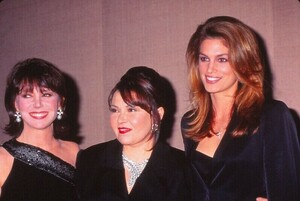 Dia-Roseanne-Barr-Marlo-Thomas-Cindy-Crawford-1996.jpg