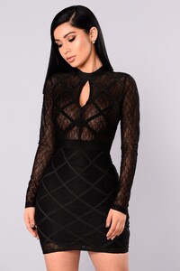 Fashion_Nova_08-24-17-411_6375d250-4c7c-452d-bb91-310ccbbd651f_1414x2121.jpg