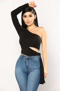 Fashion_Nova_12-05-17-1459_1414x2121.jpg