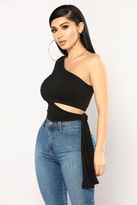 Fashion_Nova_12-05-17-1460_1414x2121.jpg