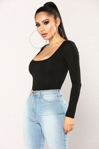 Fashion_Nova_12-06-17-1233_1414x2121.jpg