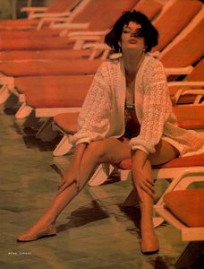 Ferraano_Vogue_Italia_June_1990_03.png.0da085123815424fffed2d4e661e3f49.thumb.png.75f898c305373cf5235d40e736372edb.png