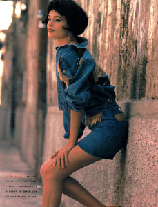 Ferraano_Vogue_Italia_June_1990_07.png.11bc7afd6a5689232e52eb632e82ef91.thumb.png.c2538f9aef4184b967289c60d86c398d.png