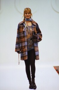 GUCCI-FALL-1993-KAREN-MULDER-3.thumb.jpg.39d861d882835875ce122b91fc235d3c.jpg