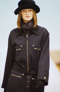 GUCCI-FW-1993.thumb.jpg.e36409a028cb307fdec378d7ad7313ca.jpg