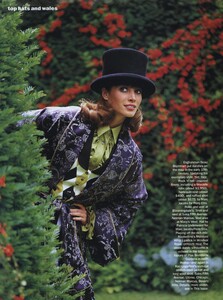 Hats_Elgort_US_Vogue_September_1992_03.thumb.jpg.8af6bff1b03d2bfeb8f36822e3836809.jpg