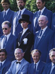 Hats_Elgort_US_Vogue_September_1992_11.thumb.jpg.b1848bbc657f5b61665ee653b8ceb9fd.jpg