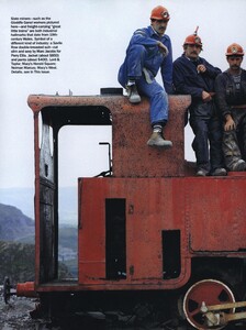 Hats_Elgort_US_Vogue_September_1992_17.thumb.jpg.8332225b729833ac58dc3c2e408381ef.jpg