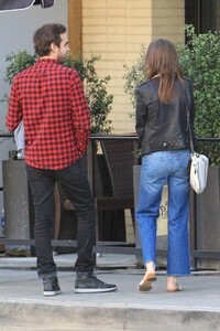 Lily-Collins-outstide-The-Palm-in-LA--01-662x993.jpg