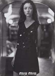 Luchford_Miu_Miu_Fall_Winter_1997_98_02.thumb.jpg.14a08b910d35b995430abc00aaaab188.jpg