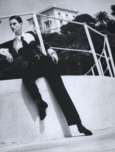 Newton_US_Vogue_September_1992_06.thumb.jpg.43bd9a0c67d3dc8ec07b13208de334c9.jpg