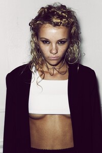 Rachel-Yampolsky-by-Ben-Cope-3.thumb.jpg.df373646d439172e53b1839164094e36.jpg