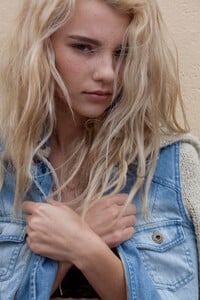 Rachel-Yampolsky-by-Matthew-Comer-H335.thumb.jpg.e5d7b2caa1ab1a3bf437cc0cfda390d7.jpg