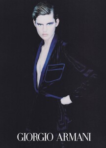 Roversi_Giorgio_Armani_Fall_Winter_1997_98_01.thumb.jpg.20ea2932529567aac712b96b14779dc8.jpg