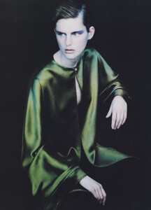 Roversi_Giorgio_Armani_Fall_Winter_1997_98_05.thumb.jpg.f69ac9a283399b031c162ac5201b6d92.jpg