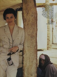 Scianna_US_Vogue_May_1992_02.thumb.jpg.30f9b28b144a02ca87264404101a9e56.jpg