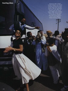 Scianna_US_Vogue_May_1992_07.thumb.jpg.1e18a825fc49ac8204e0a45061f868fc.jpg