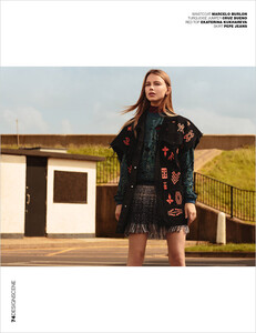 Serafima-Kobzeva-Andrew-Hiles-Design-SCENE-Magazine-04.thumb.jpg.f5d6bf03e3949b3acb603629750f4888.jpg