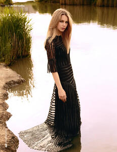 Serafima-Kobzeva-Andrew-Hiles-Design-SCENE-Magazine-10.thumb.jpg.904c040361401a253b35af27cf8583a5.jpg
