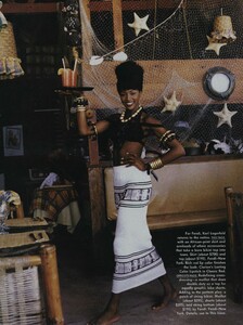 Strong_Demarchelier_US_Vogue_June_1992_05.thumb.jpg.96ca5f054c7d0f0424a867e8e46dd8a4.jpg