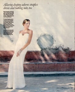 TheNYTimesMag030385Gowns05.thumb.jpg.8422cb64c19ac137ecaa8a7f4a704292.jpg