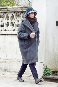 alexa-chung-and-orson-fry-out-in-london-01-10-2021-4.jpg