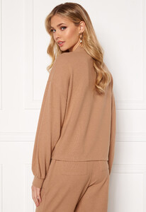 bubbleroom-juno-supersoft-sweater-beige_2.thumb.jpg.faad61700de1e96d5e8534991ccced4c.jpg