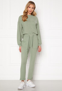 bubbleroom-juno-supersoft-trousers-green.thumb.jpg.3ee38a1e78a9ec65ec006058cc15203f.jpg