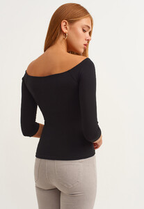 casual-deep-v-neck-tisort_black-siyah_4_enbuyuk.jpg