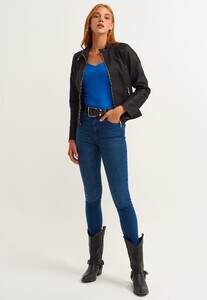 casual-deep-v-neck-tisort_malurus-mavi_2_enbuyuk.jpg