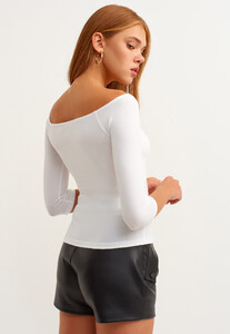 casual-deep-v-neck-tisort_white-beyaz_3_enbuyuk.jpg