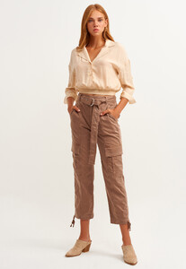 casual-kemerli-kargo-pantolon_antik-famous-kahverengi_4_enbuyuk.jpg